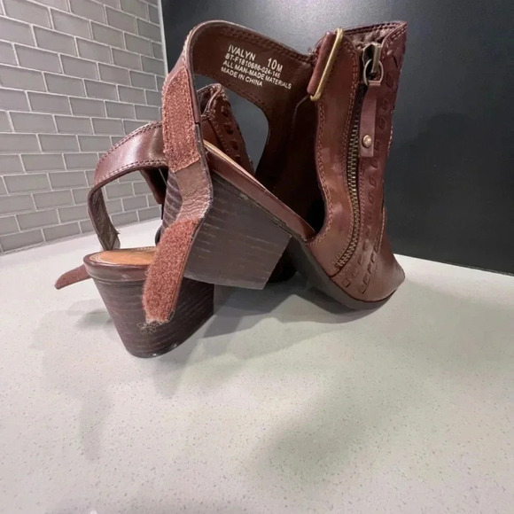 Baretraps Brown Leather Thick Heel Sandal Size 10 - Picture 5 of 10